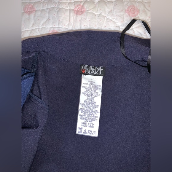 Blazer - Picture 4 of 4